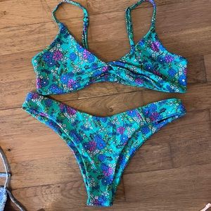 Blackbough Daisy Daze Bikini Set - Sz LG